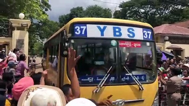 В Мьянме освобождены тысячи заключенных