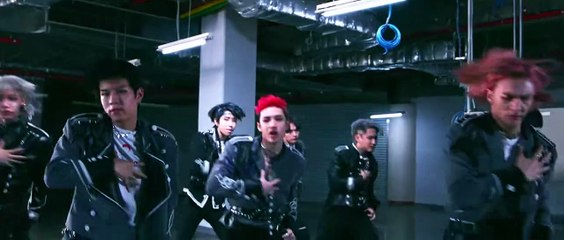 Stray Kids "Back Door" M/V