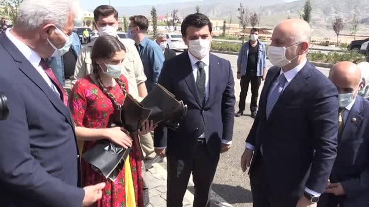 Bakan Karaismailoğlu, Hasankeyf'te incelemelerde bulundu