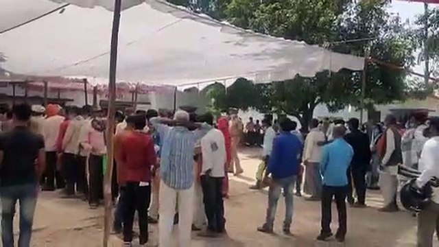 प्रशासन की उपेक्षा का शिकार बने त्रिस्तरीय पंचायत चुनाव में नामांकन कराने आये प्रत्याशी