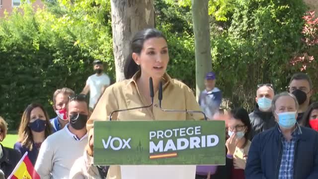 La ultraderecha propone reducir el número de diputados en la Asamblea de Madrid: Con la mitad nos sobra