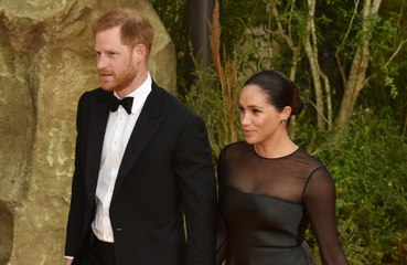 Descargar video: Prince Harry and Duchess Meghan's floral tribute to Prince Philip's Greek heritage