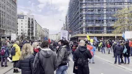 Son dakika haberi... Almanya'da Kovid-19 tedbirleri protesto edildi