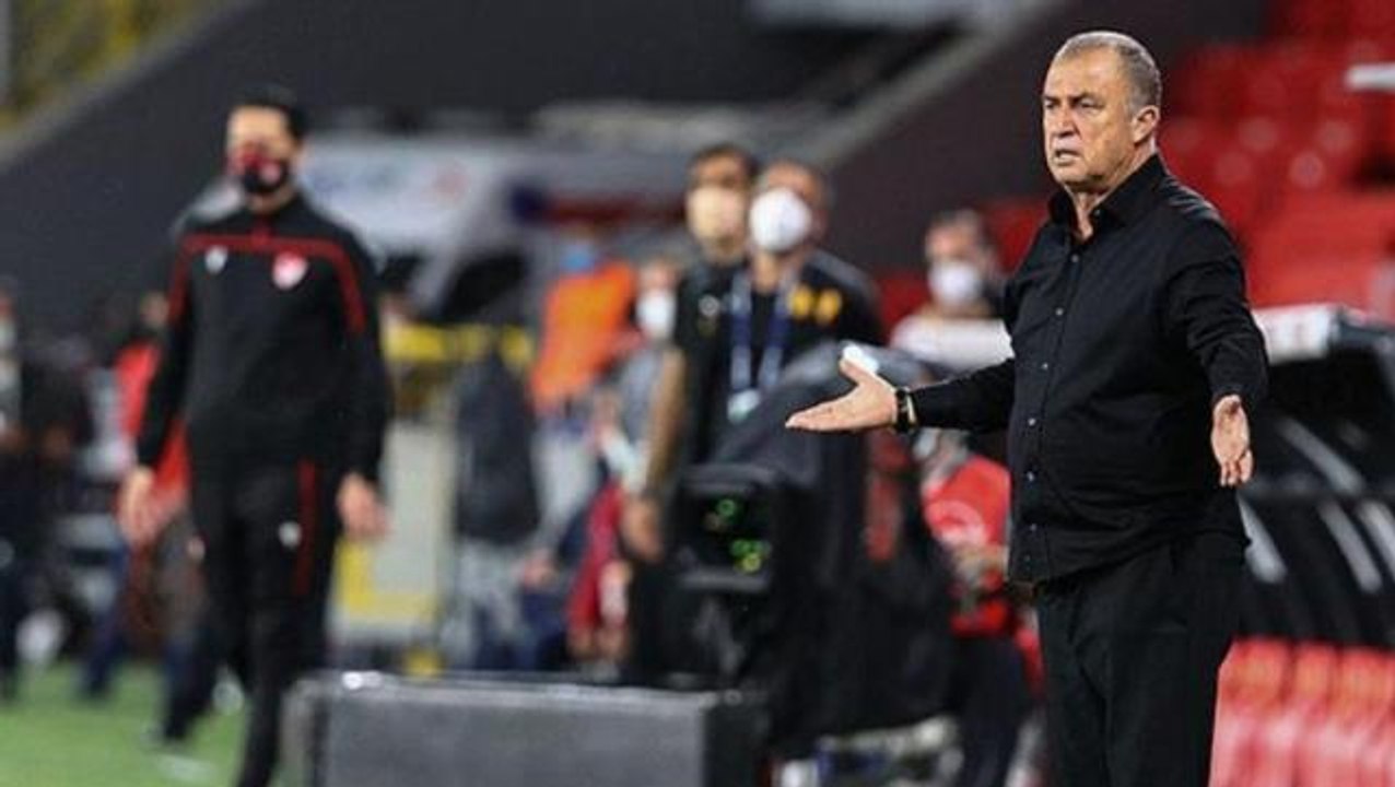 Fatih Terim: Bazen ben de yumruklarımı sıkıyorum, yutkunuyorum ama Galatasaraylılara verdiğim söz aklıma geliyor