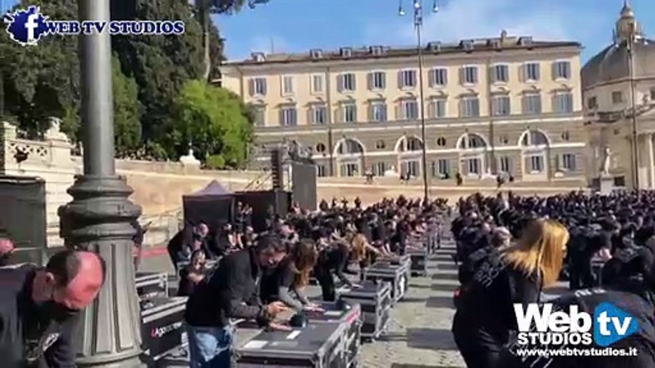 Bauli in piazza del Popolo a Roma per dare una svegliata al Governo Draghi: "Noi siamo pronti" #webtvstudios