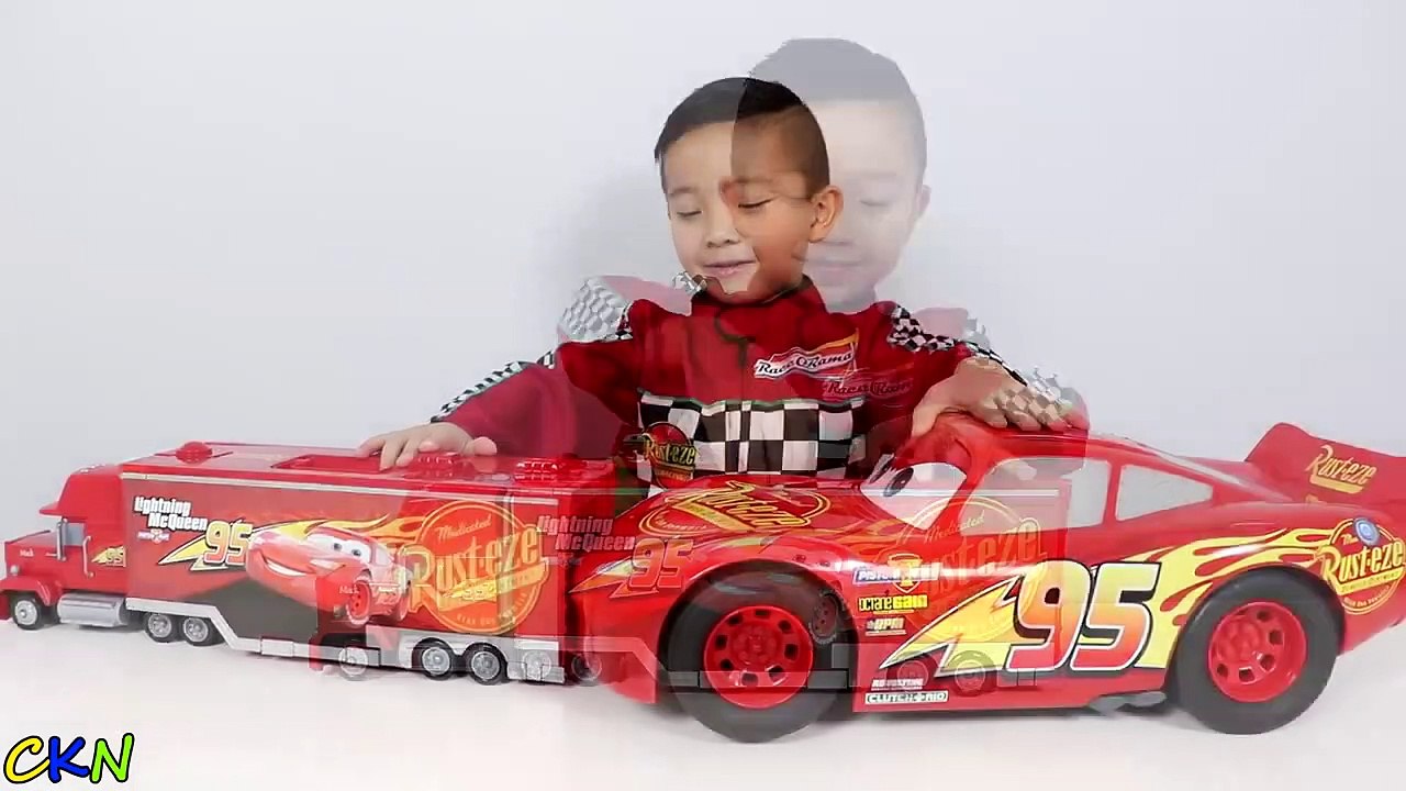 New Disney Cars 3 Toys Mack Playcase Unboxing Fire Truck Lightning Mcqueen  Cruz Ramirez - video Dailymotion