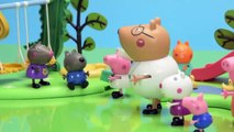 Peppa Pig Official Channel | Peppa Pig Stop Motion: Peppa Pig'S Bathtime In Her Wooden House