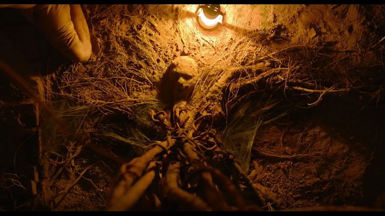 தும்பாட் மாதிரியான படம். TUMBBAD like MOVIE Devils gate 2017 in Tamil Review