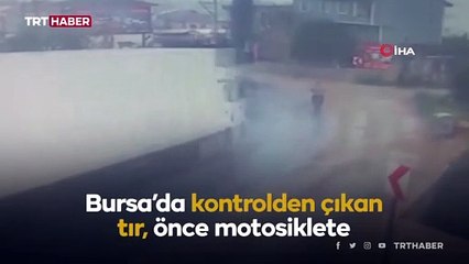 Bursa'da kontrolden çıkan tır motosiklet ile traktöre çarptı