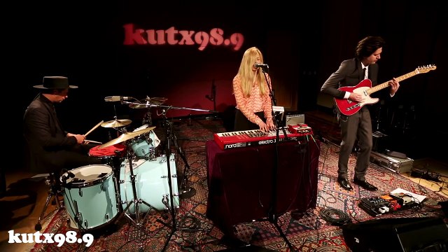 Still Corners - Black Lagoon (Live In Kutx Studio 1A)