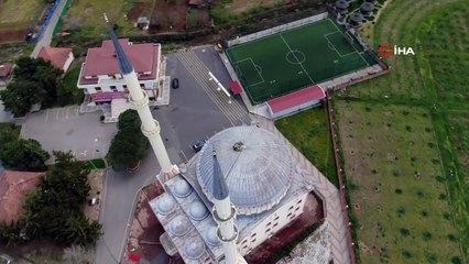 Beykoz’da Leylekler 6 yıldır aynı caminin kubbesine yuva yapıyor
