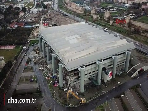 Abdi İpekçi Spor Salonu’nun yıkımına başlandı