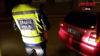 Araçtan çıkan kumandaya basan polis çıkan seslerle şoke oldu