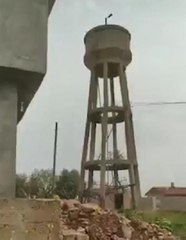 30 METRELİK SU DEPOSU, 15 SANİYEDE YIKILDI