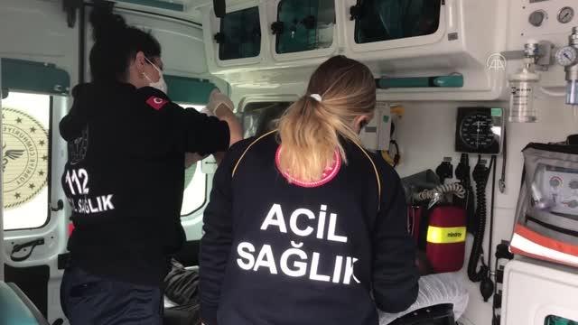 Son dakika haberleri... KIRIKKALE - Polis merkezi önündeki bıçaklı kavgada polis, bekçi ve 2 kişi yaralandı