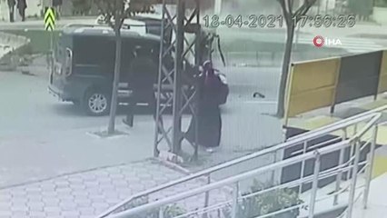 Büyükçekmece'de kısıtlama gününde yaşanan akılalmaz kaza kamerada