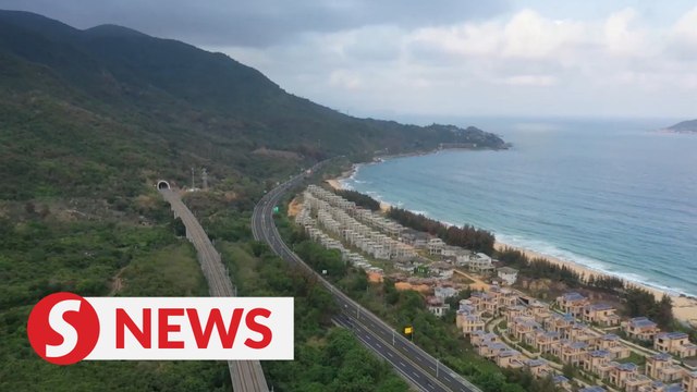 Hainan's round-island expressway brings economic benefits to locals