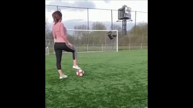 Cette joueuse de foot qui ne rate jamais sa cible