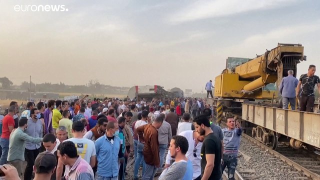 إصابة نحو مئة بحادث قطار بدلتا النيل بعد خروجه عن سكة الحديد بمحافظة القليوبية