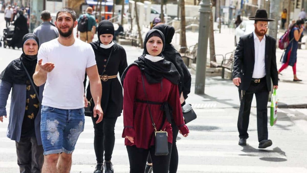 Israel dice adiós al tapabocas por la pandemia desde este domingo