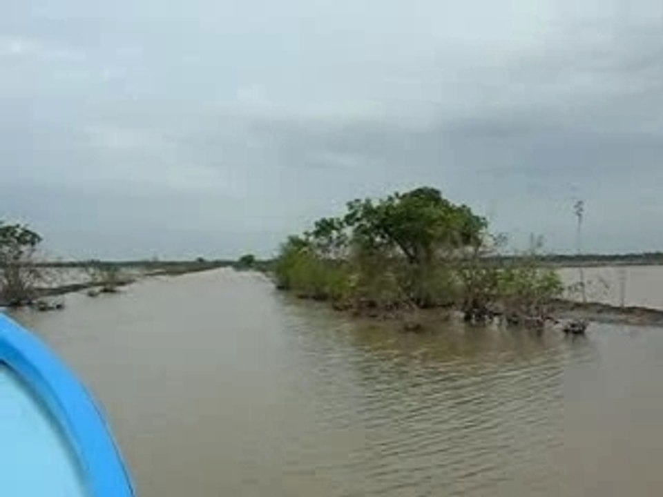 MVI_2184 - sur le Mekong vers Takéo