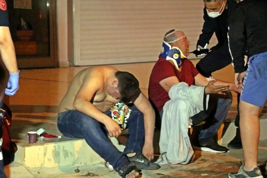 Kısıtlama saatinde kavga ettiler, hem dayak hem ceza yediler: 4 yaralı