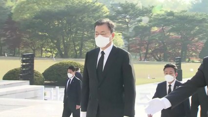 문 대통령, 4·19 민주묘지 참배..."성숙한 민주주의로 나아가야" / YTN