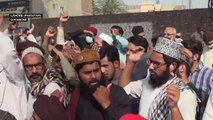 Onze policiers pakistanais pris en otage par des manifestants anti-France d'un parti islamiste radical ont été libérés à l'issue de négociations