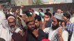Onze policiers pakistanais pris en otage par des manifestants anti-France d'un parti islamiste radical ont été libérés à l'issue de négociations