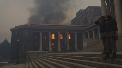 Un incendio destruye varios edificios de la Universidad de Ciudad del Cabo