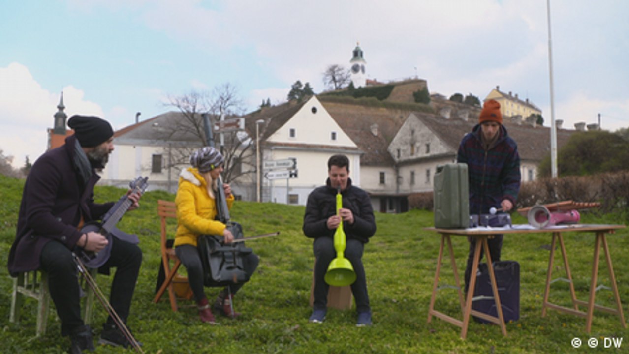 Musik statt Krieg - Instrumente aus Militärschrott