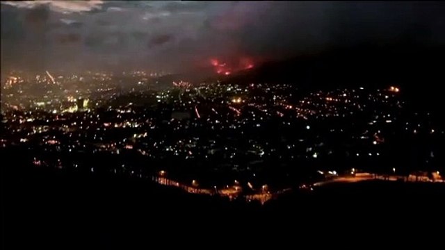 Cape Town engulfed in smoke as wildfires destroy buildings