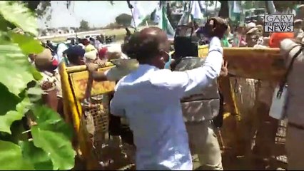 Farmers Protesting Show Black Flags against BJP MP Nayab Singh Saini - Haryana Farmers Protest News