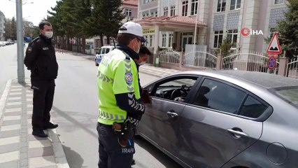 Sokağa çıkma kısıtlamasında polis göz açtırmadı