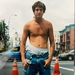 Guillaume Canet dévoile des photos datant des années 2000 avec un look improbable