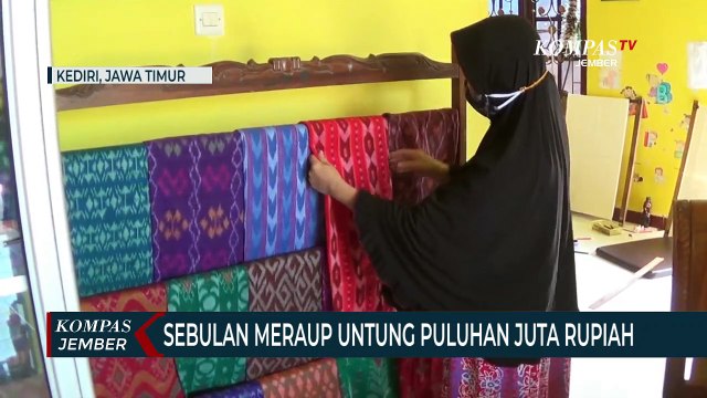 Berkah Ramadan, Perajin Sarung Tenun Ikat Banjir Pesanan