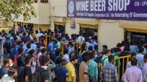 Corona: Liquor rush before lockdown in Delhi