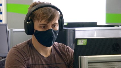 Uncertainty grows for UK university students over return date