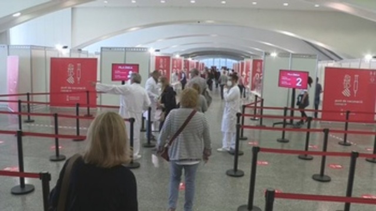 Sanidad distribuye 1,2 millones de dosis de la vacuna de Pfizer entre CCAA