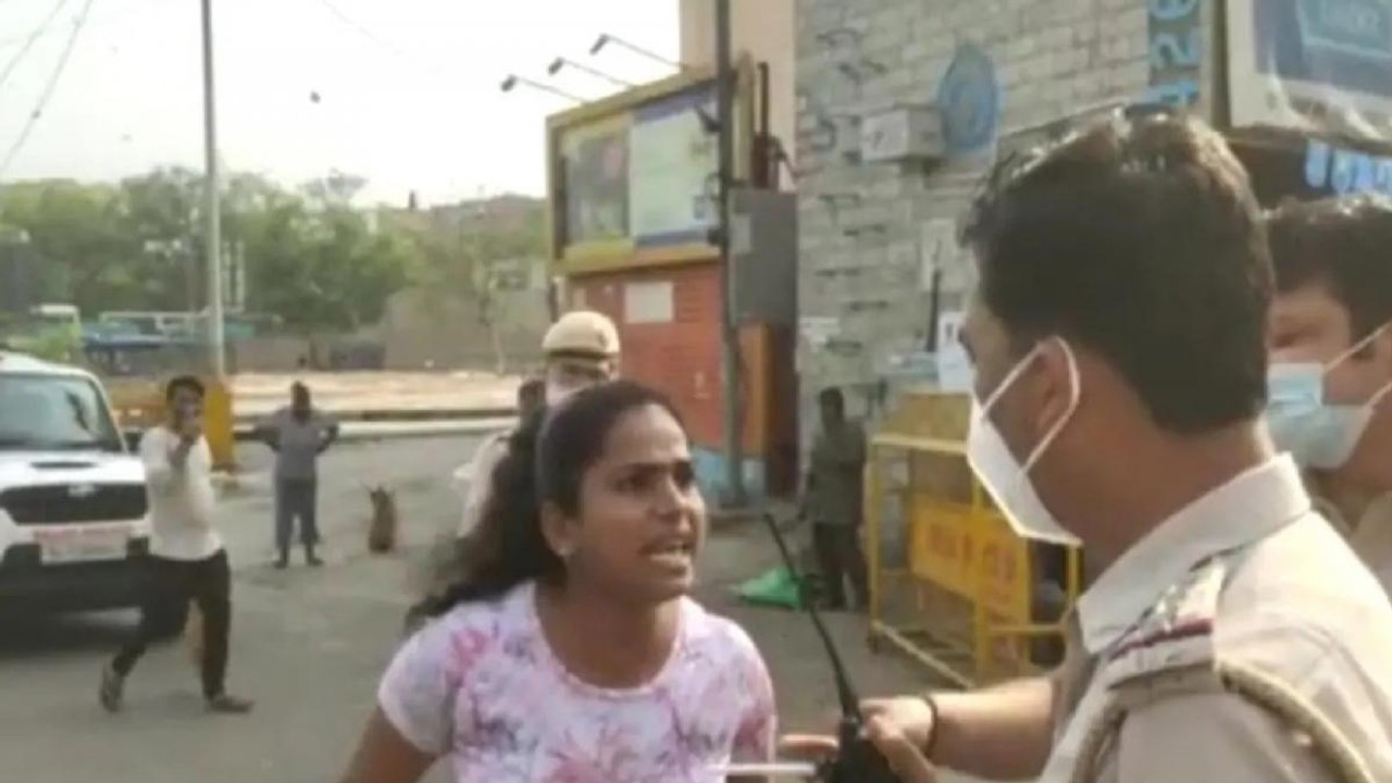 People flouting covid guidelines! Watch this report