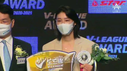 김연경, 팀 준우승하고도 MVP…다음 시즌 어디서?