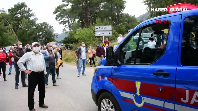 Dünyaca ünlü Akbük Koyu'nda ortalık fena karıştı! Yolu kestiler, jandarma müdahale etti