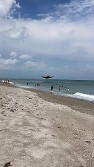 فيديو: طائرة تقوم بهبوط طارئ في المحيط