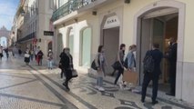 Portugal experimenta sin alboroto sus nuevas reaperturas de comercio y ocio