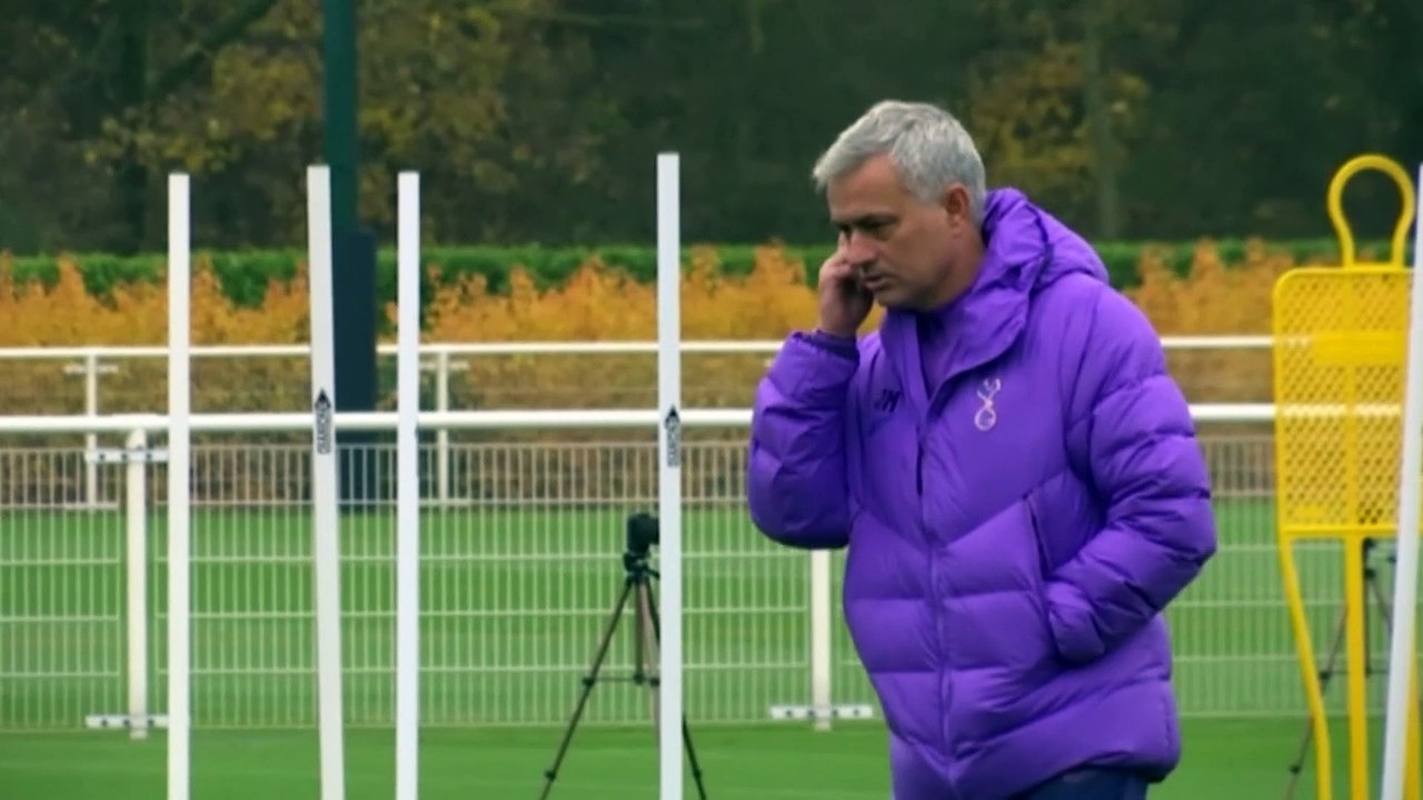 Tottenham despede Mourinho