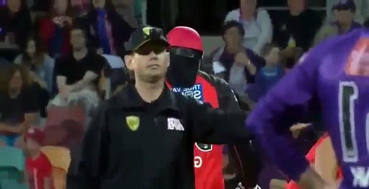Chris Gayle played Right Handed And Created a World Record
