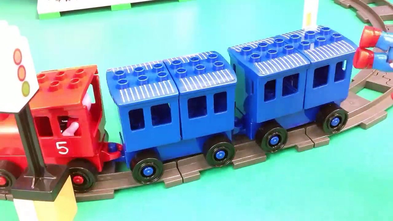 Peppa Pig Train Station Construction Set Duplo Lego Spiderman Saves George Pig With Daddy Pig