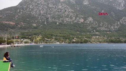 AKBÜK KOYU'NDA GERGİN YIKIM