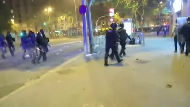 La Generalitat publica el protocolo de uso de las balas de foam por parte de los Mossos