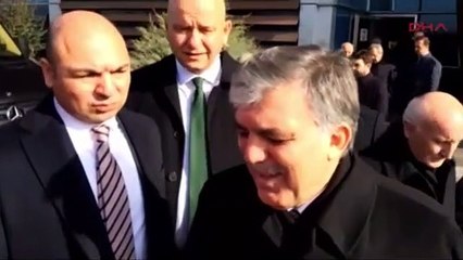 Abdullah Gül gazetecilerin karşısına geçti... Şok eden hareket!